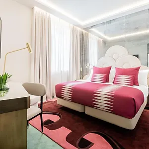 https://room-mate-filippo.it-romehotels.com